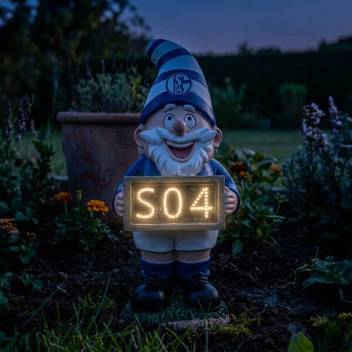 LED Gartenzwerg bei Dunkelheit