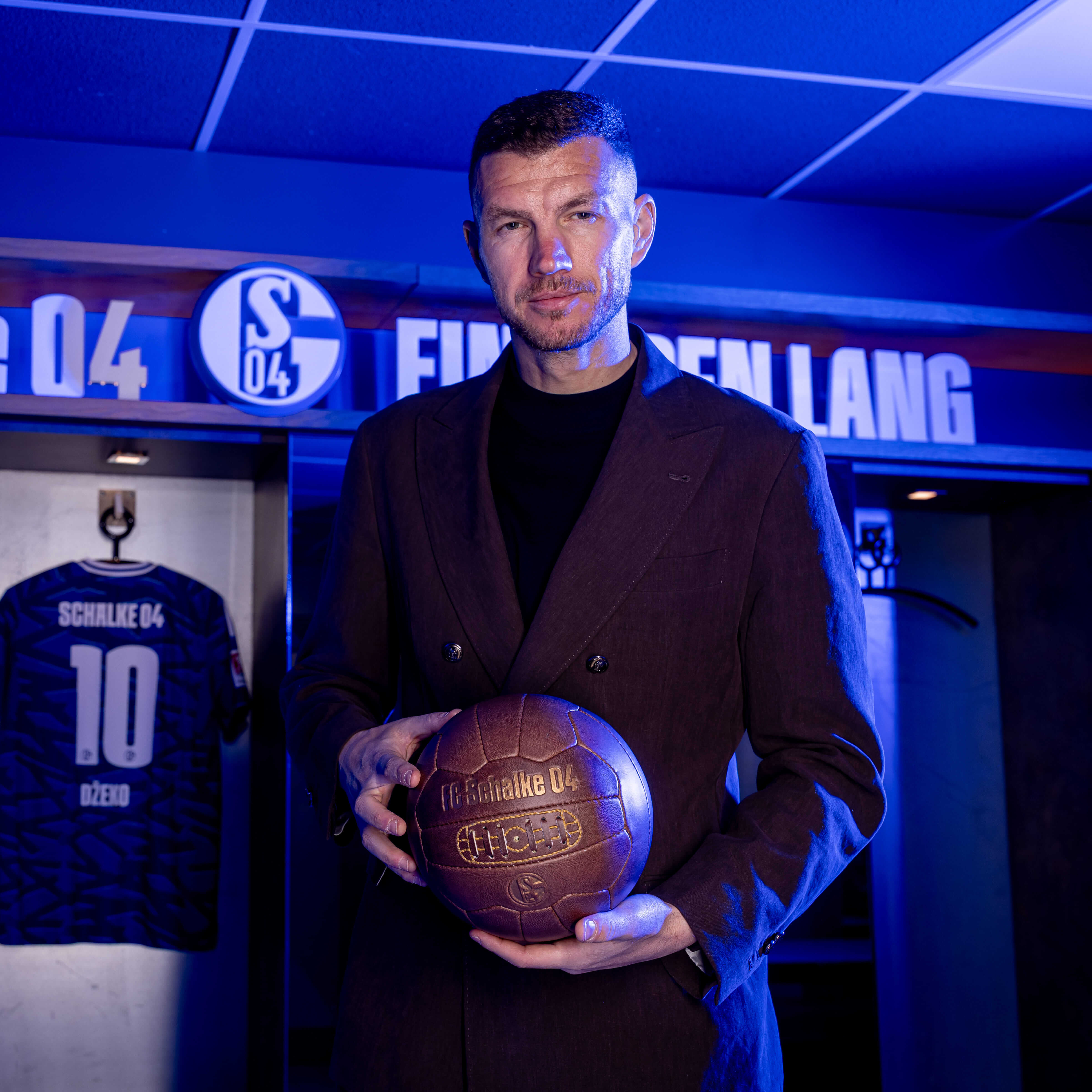 Schalke Retro Ball Džeko