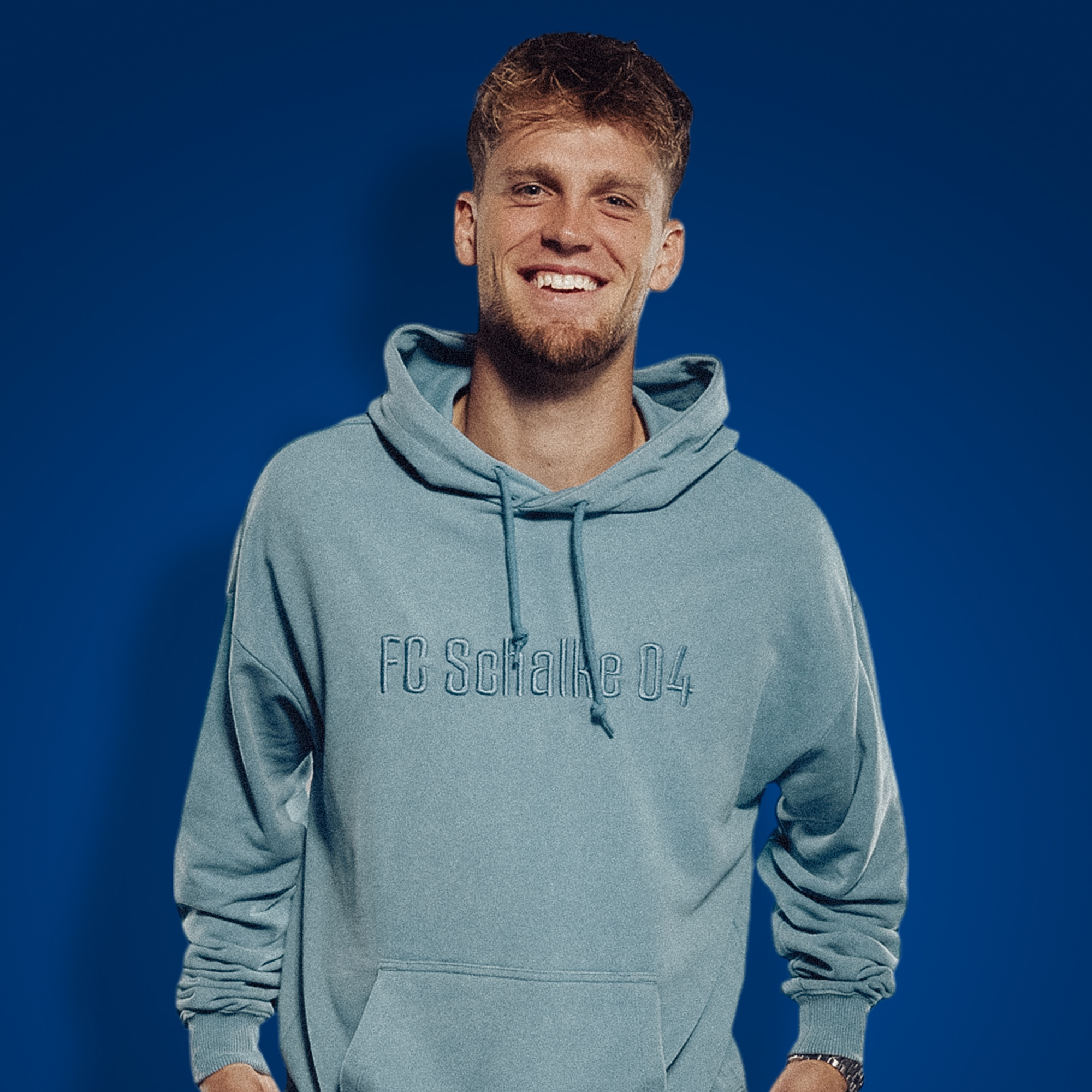 Kapuzen-Sweat Model
