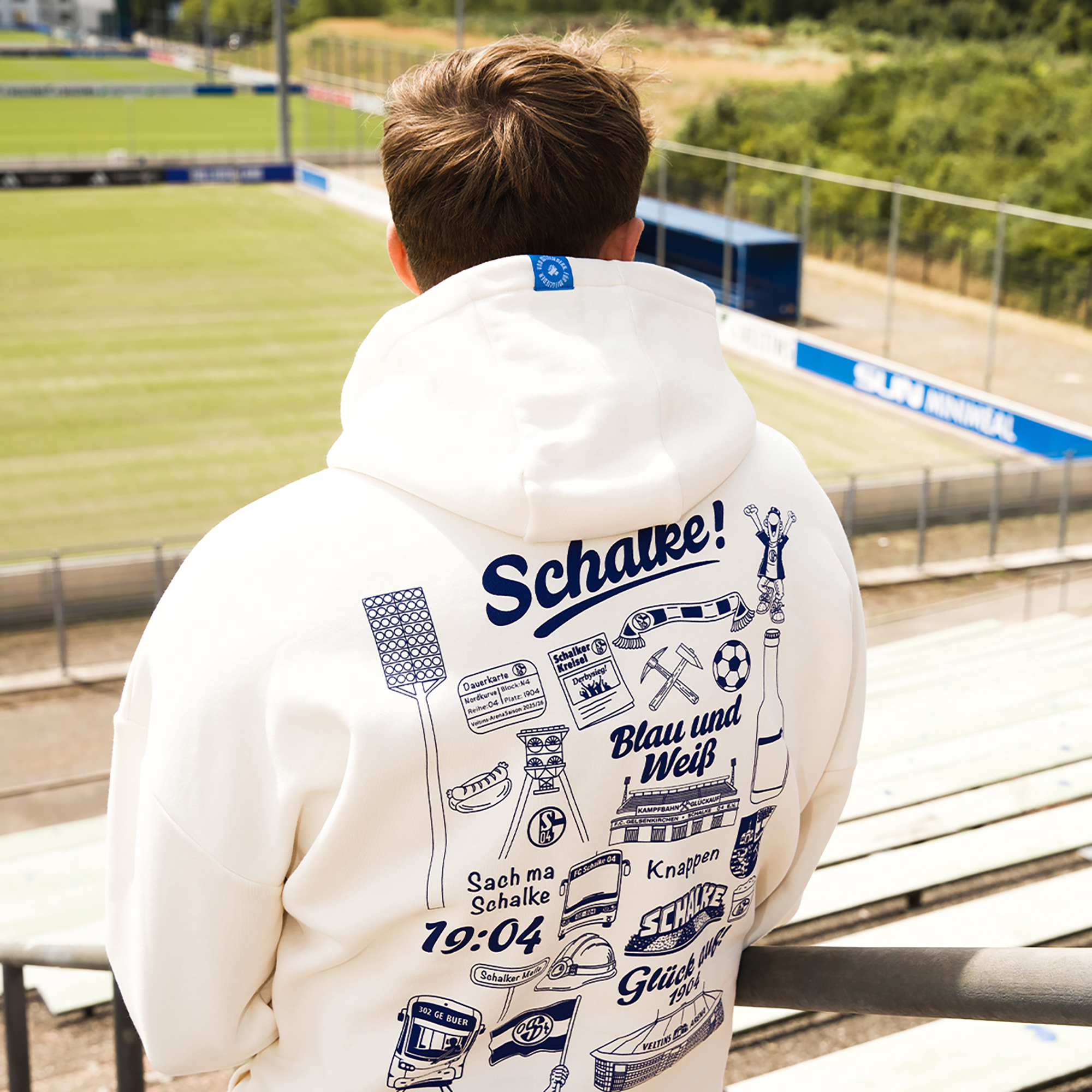 Traditionen Sweater Model