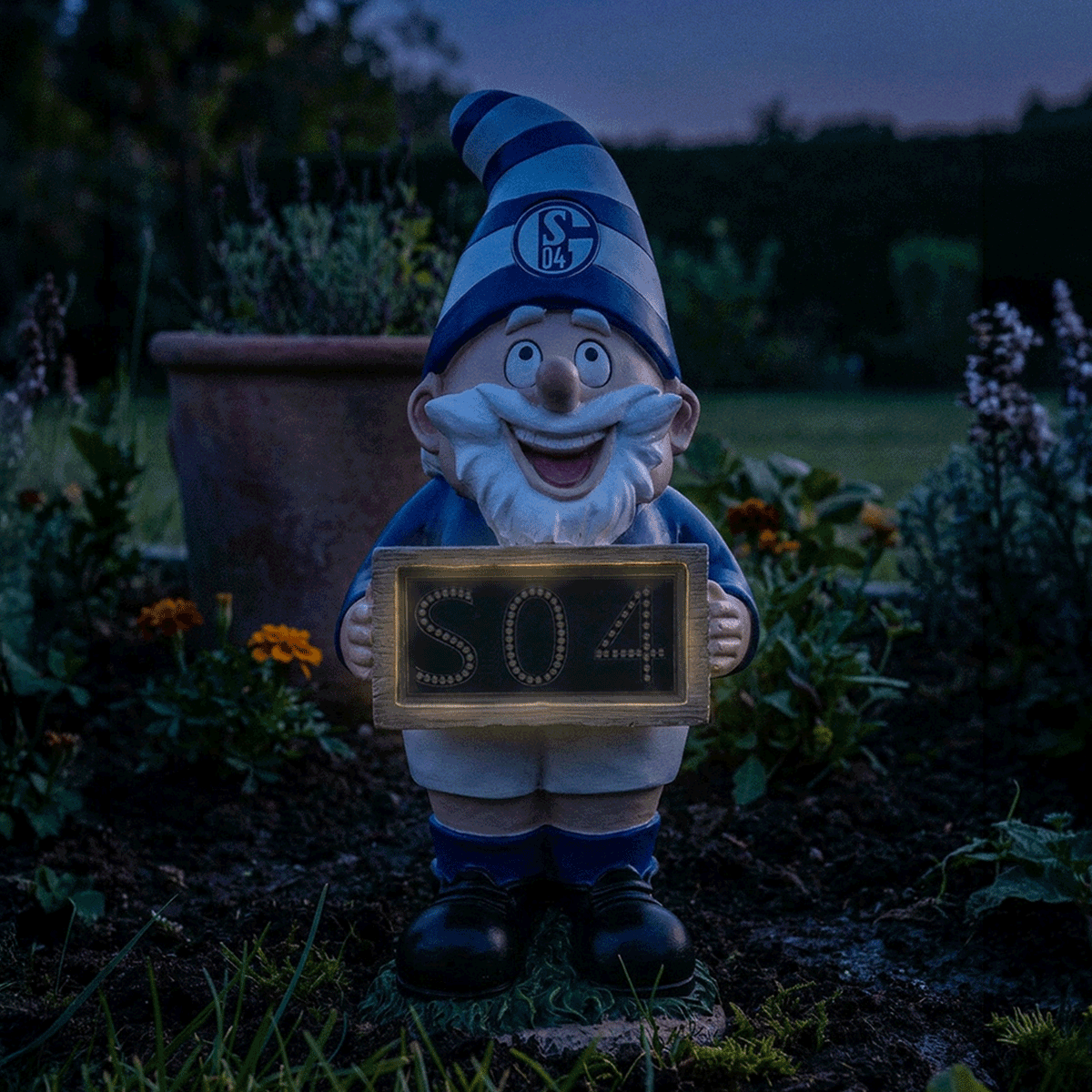 LED-Gartenzwerg bei Dunkelheit