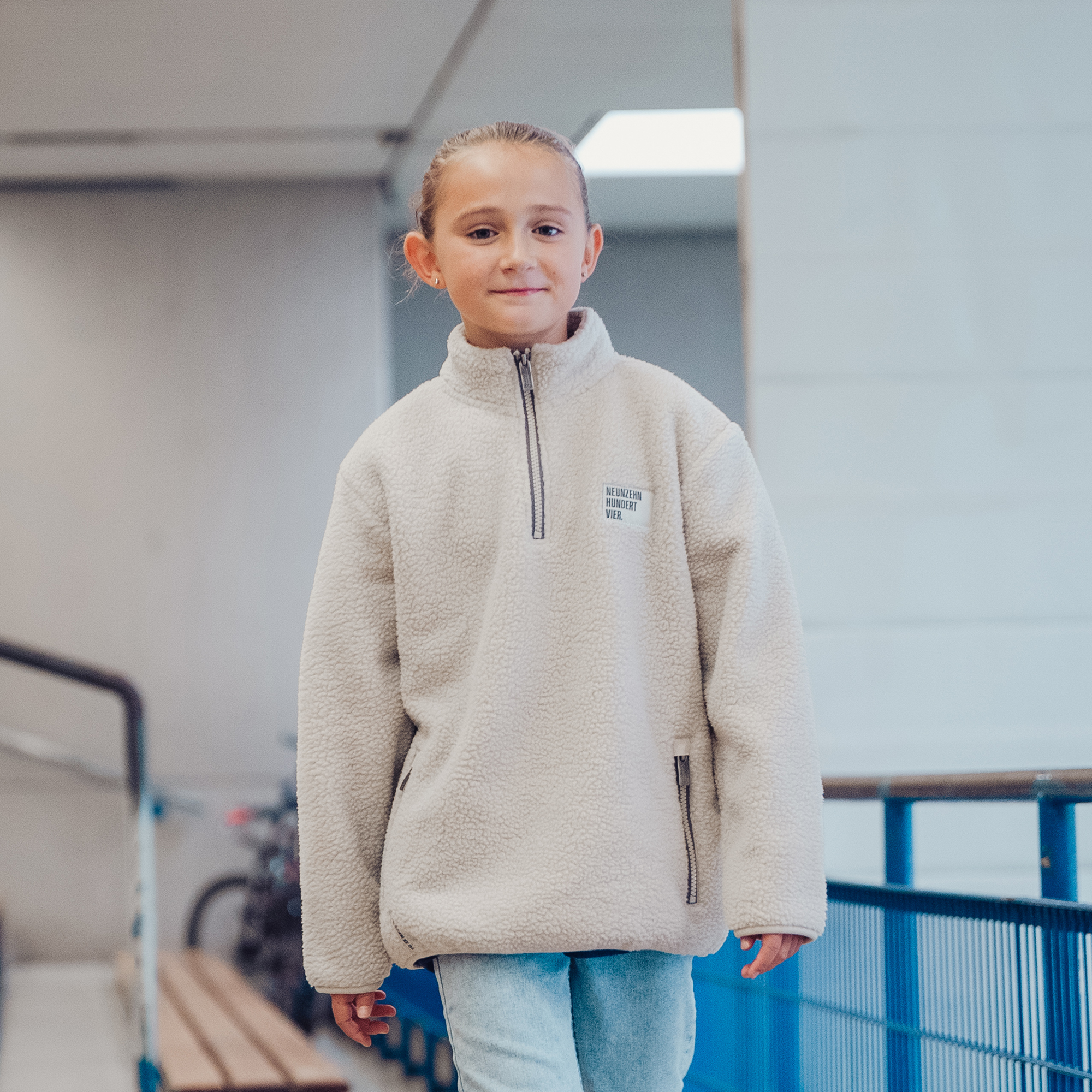 Fleece-Sweater Kids Model