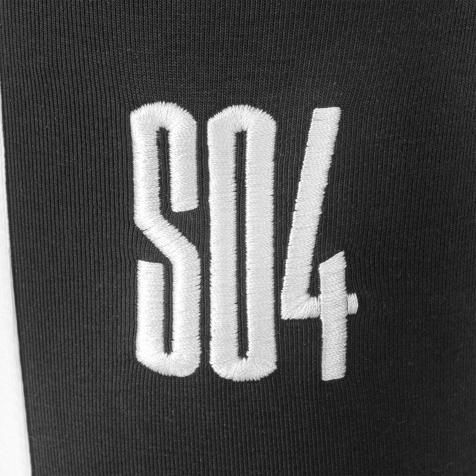 S04 Logo Stickerei
