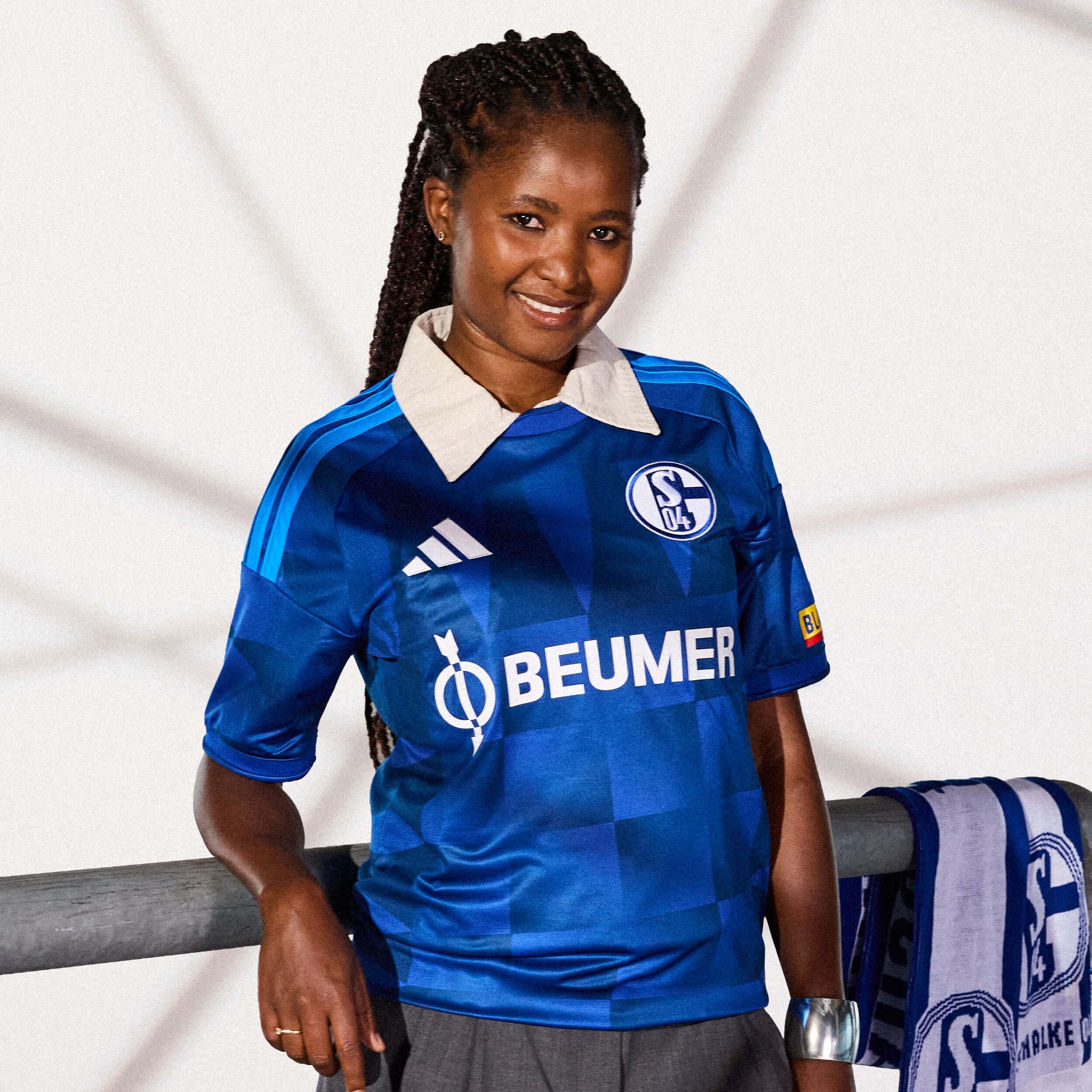 S04 Heimtrikot Damen Model
