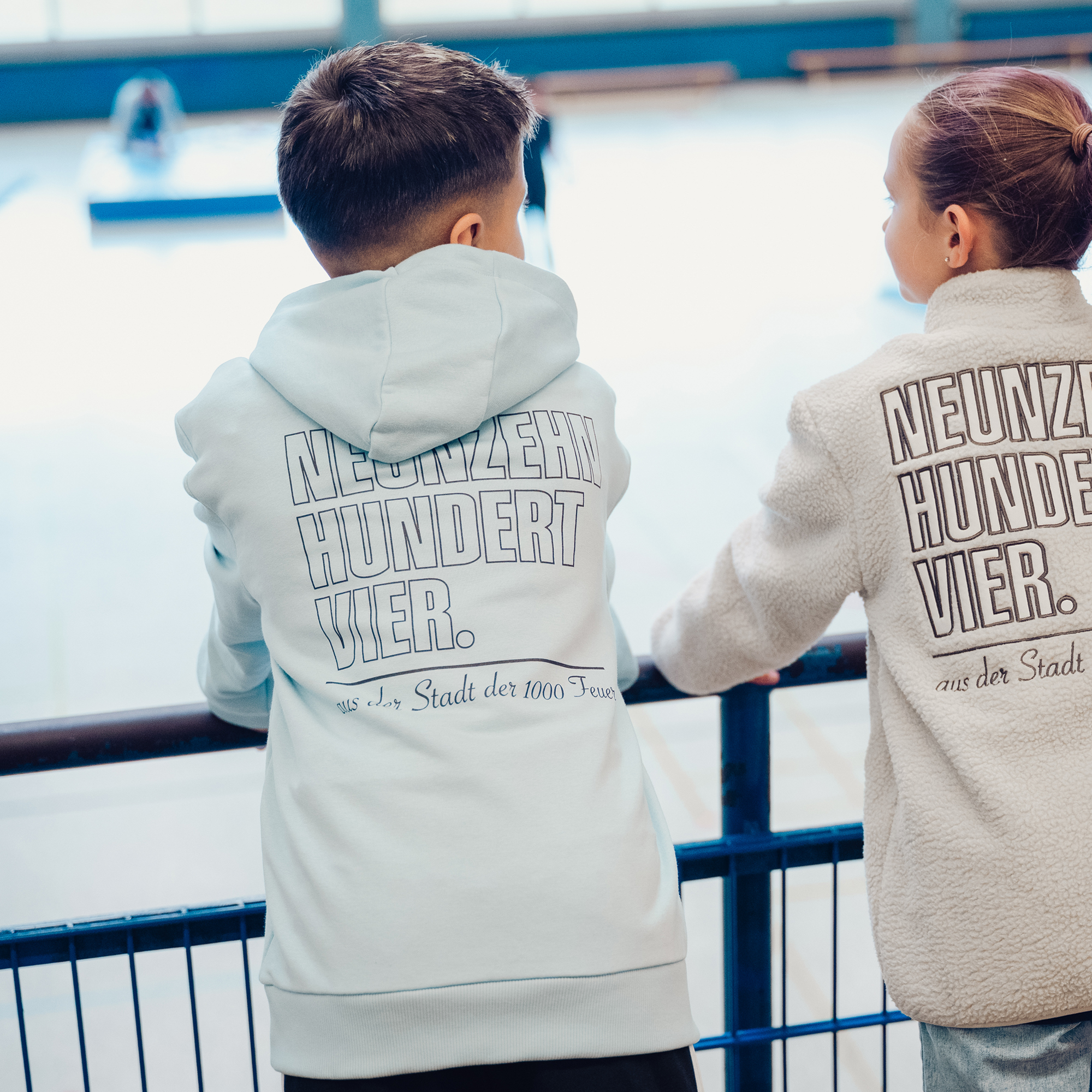 Kapuzen-Sweat Kids Model