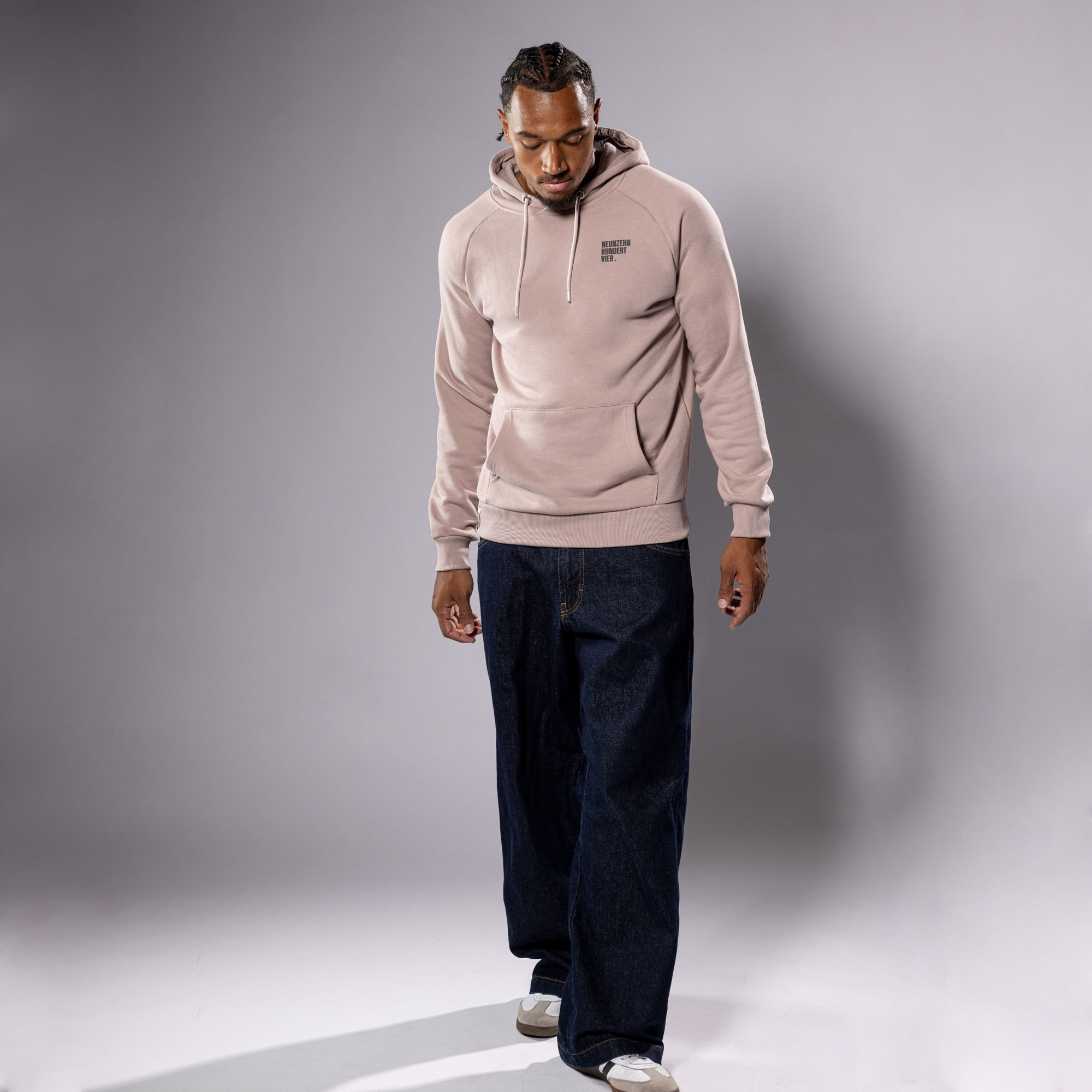1904 Hoodie Donkor